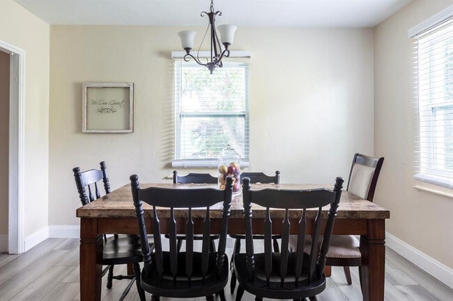 Building Photo - 332 S Swinton Ave