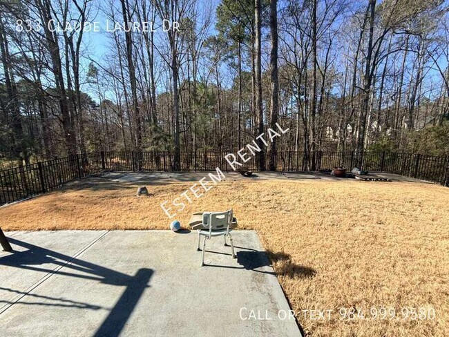 Building Photo - 833 Claude Laurel Dr