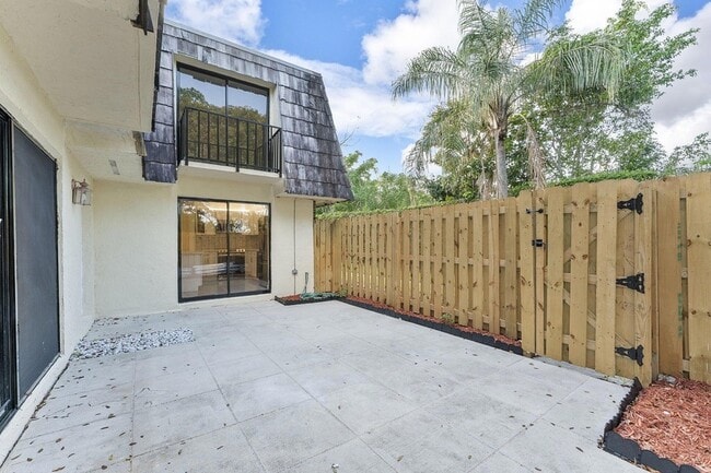 Building Photo - 1624 Forest Lakes Cir