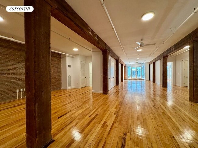 Building Photo - 275 Conover St