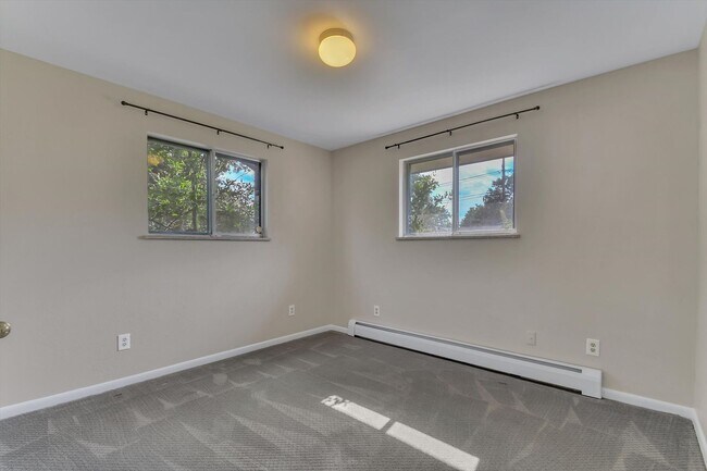 Building Photo - Beautiful, Bright & Move-In Ready Ranch in Desirable West Arvada