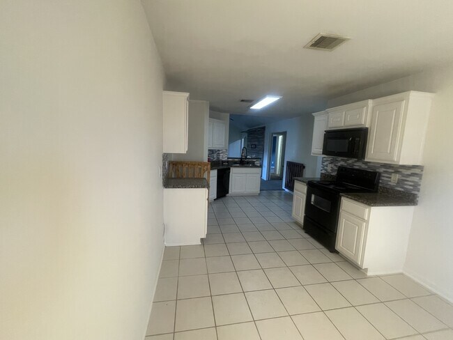 Building Photo - 4307 Sunflower Creek Ln