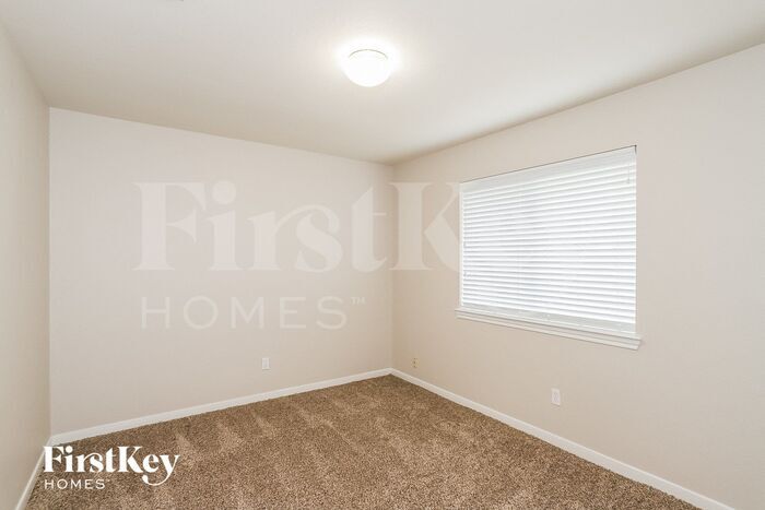 Building Photo - 12307 Thoreau Dr
