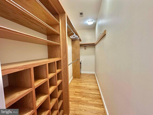 Building Photo - 5400 Williamsburg Blvd