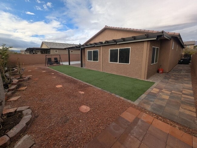 Building Photo - 4811 Shady Chestnut Ct