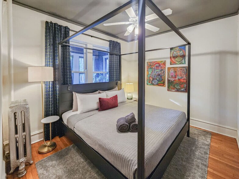 Building Photo - 3759 N Wayne Ave