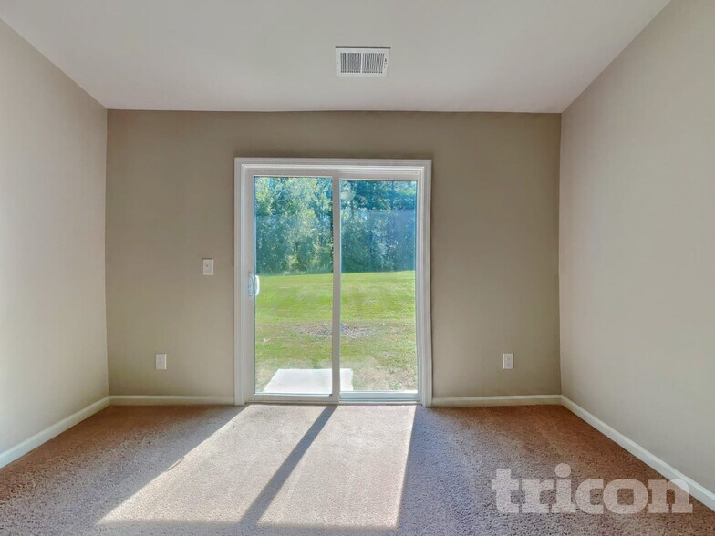 Building Photo - 310 Coleshill Rd