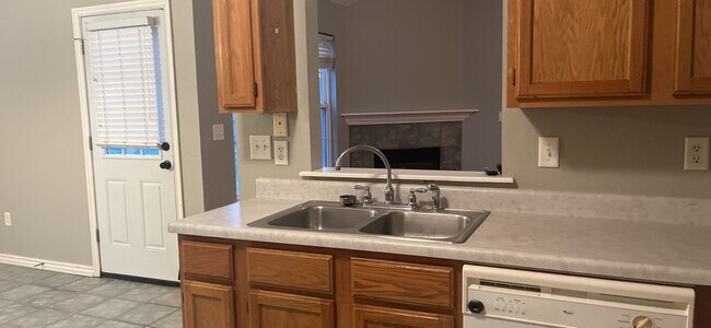 Building Photo - Great Location in Bentonville!