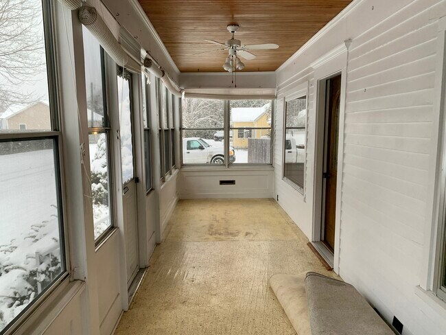 Building Photo - 6 Clark St