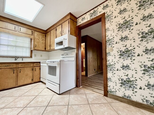 Building Photo - All Brick Ranch Home in Kempsville W/HUGE Yard - Sunroom - Detached 2-Car Garage PLUS Workshop & ...