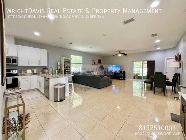 Building Photo - 8424 N Packwood Ave