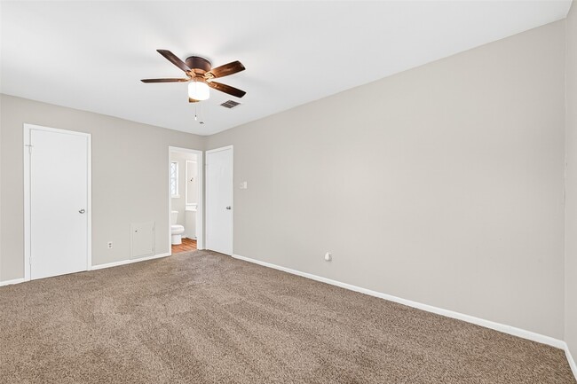 Building Photo - 403 Mistywood Dr
