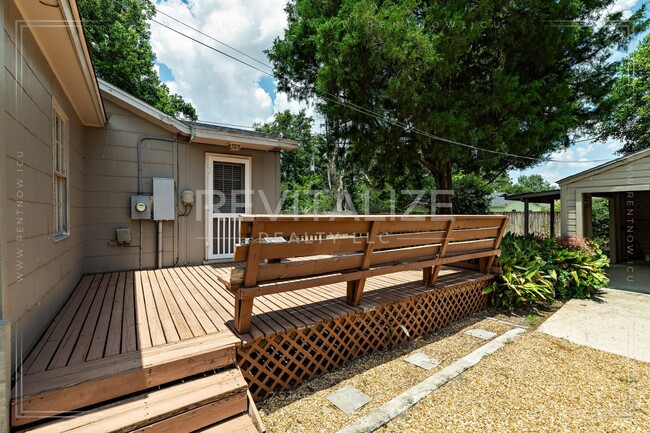 Building Photo - Beautiful 2 Bedroom/1 Bathroom in Springhi...