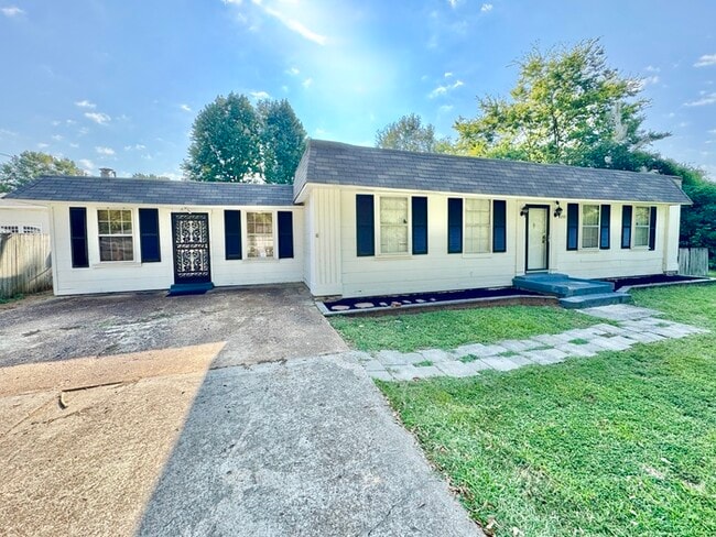 Building Photo - 1230 Garden Rd