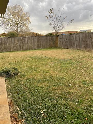 Building Photo - 817 Parkhill Dr