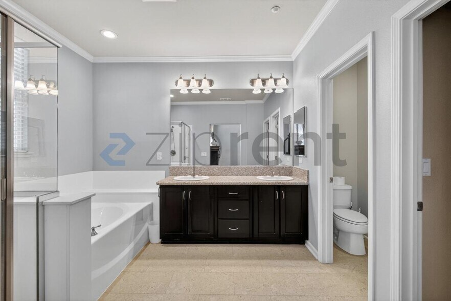Building Photo - Unit