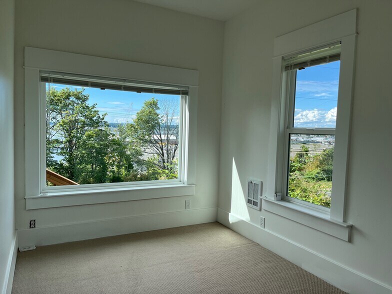 Building Photo - 520 Boulevard