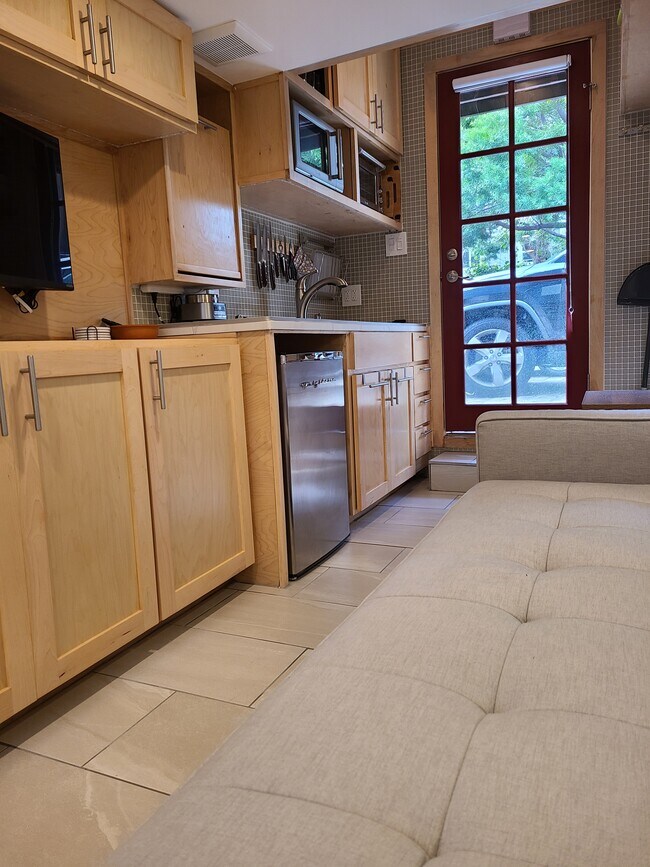 Building Photo - The Casita