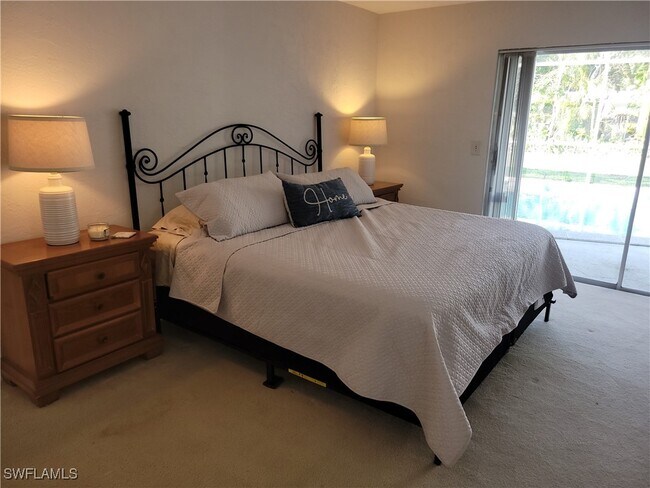 Building Photo - 735 High Pines Dr