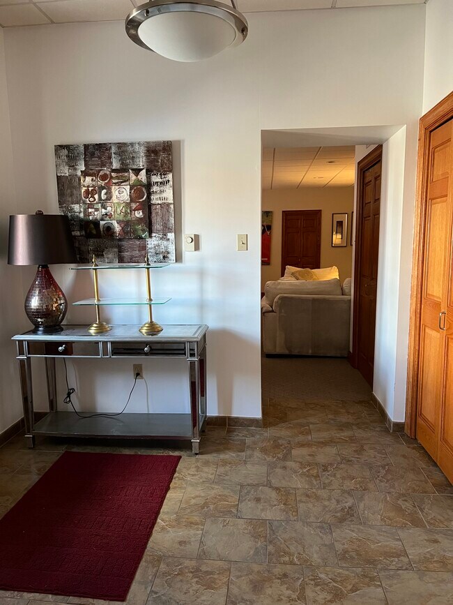 Entryway - 59 E 8th St