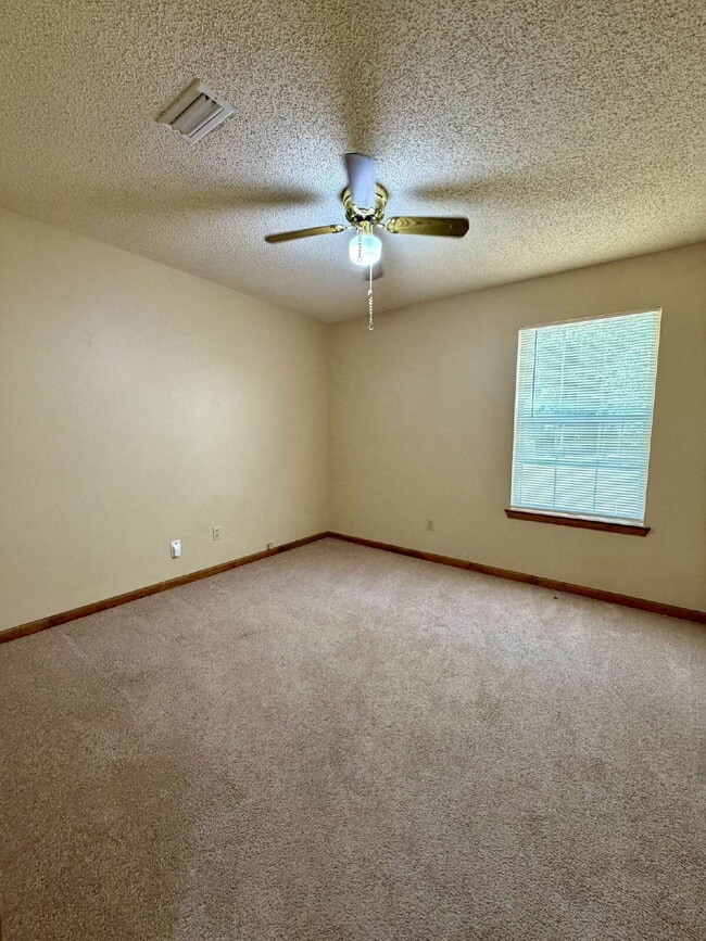Building Photo - Home available FOR RENT in Daleville, AL