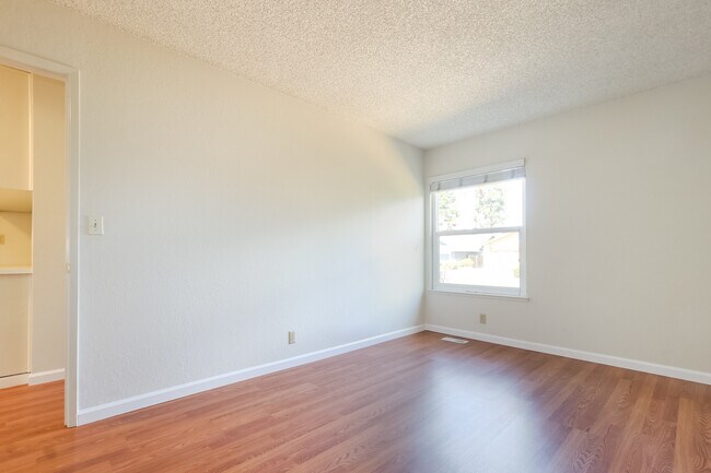 Building Photo - 3 bedroom 2 bath home on a corner Lot