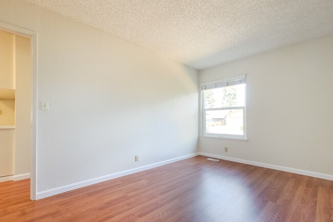 Building Photo - 3 bedroom Home on a corner Lot