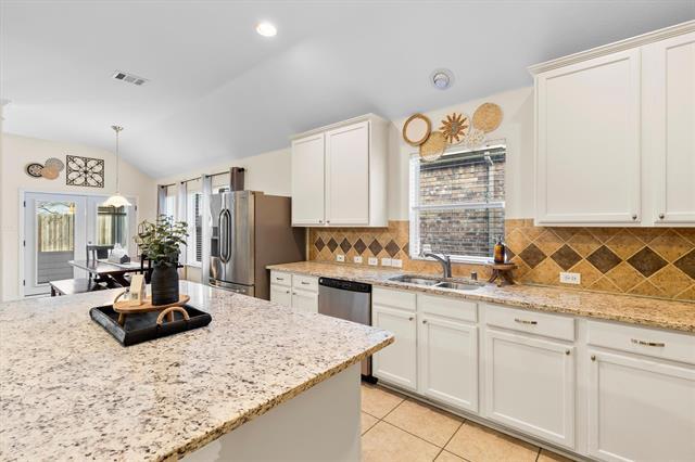 Building Photo - 332 Highland Ridge Dr