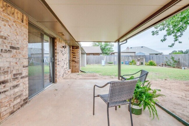 Building Photo - 1332 Chimney Hill Rd