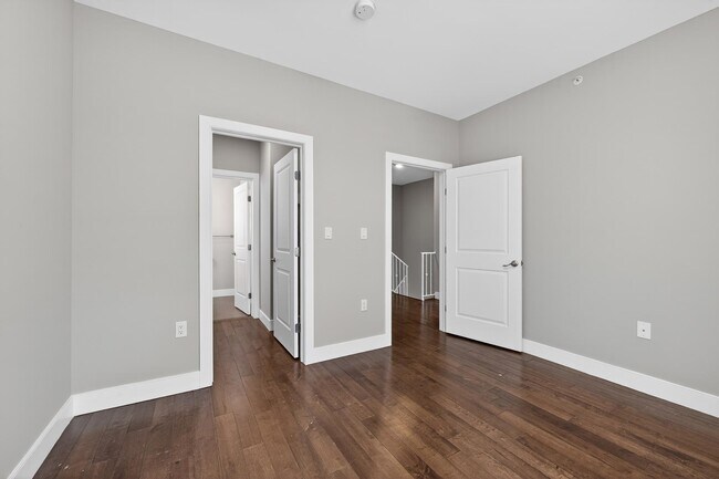 Building Photo - 1432 46th St