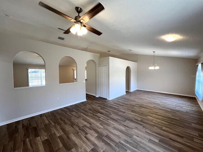 Building Photo - 48 Pennsylvania Ln