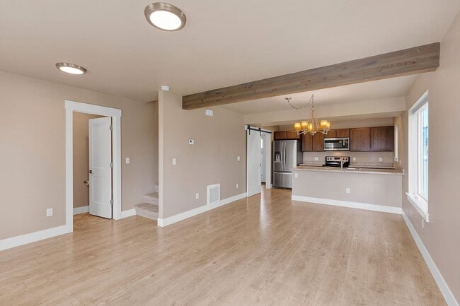 Building Photo - 3 Bed 2.5 Bath Townhome With Garage | $2,6...