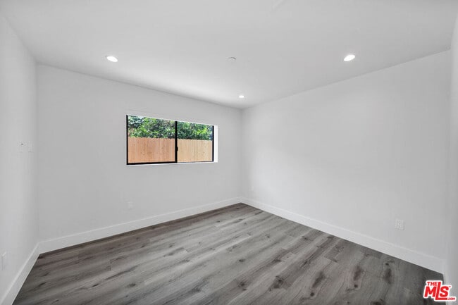 Building Photo - 11524 Emelita St