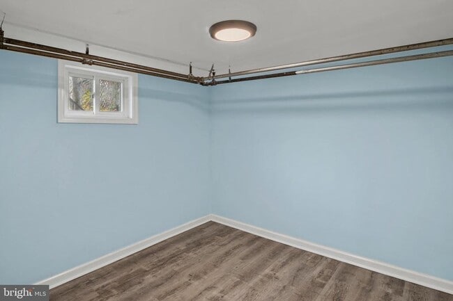 Building Photo - 2061 E Belvedere Ave