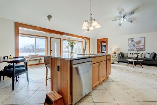 Building Photo - 2654 Whalen Rd