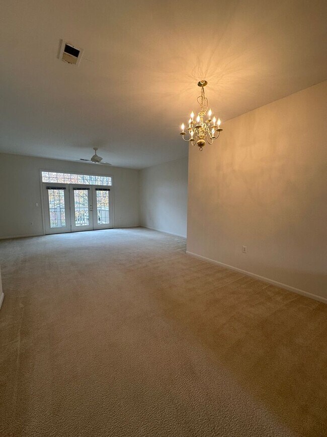 Building Photo - Spacious 2BR/2BA Townhome in Cobblestone For Rent - Two Car Garage!