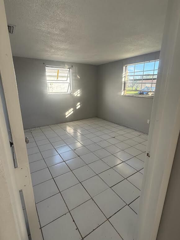 Building Photo - 3215 Bright Dr