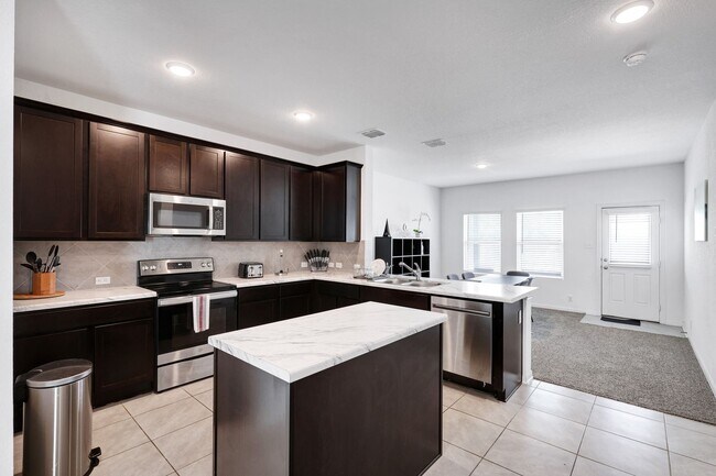 Building Photo - ***APPLICATION CURRENTLY UNDER REVIEW***Tw...