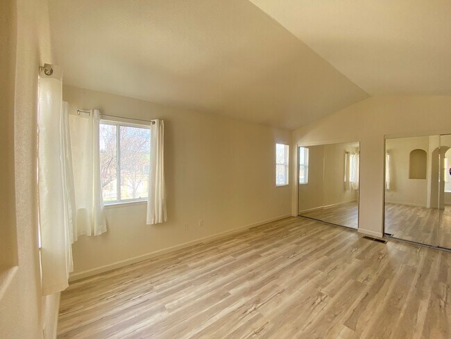 Building Photo - 24962 Plum Tree St