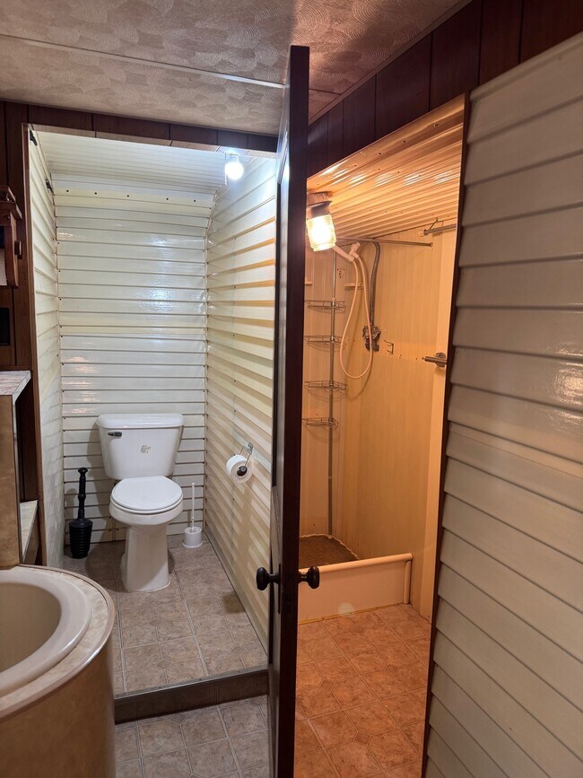 Building Photo - 2613 Southridge Dr