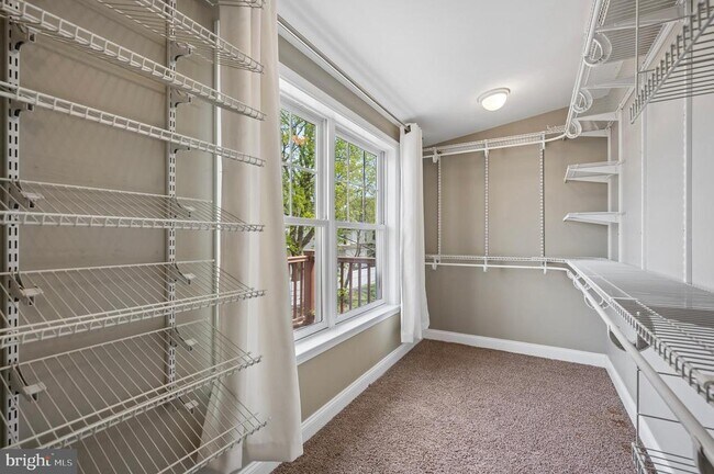 Building Photo - 447 Dupont St