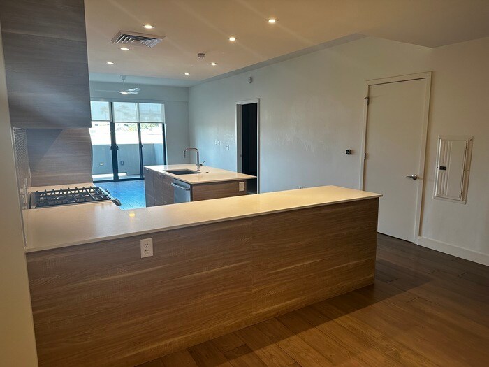 Building Photo - 2300 E Campbell Ave