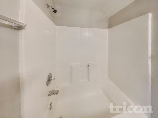 Building Photo - 947 Lavergne Ln