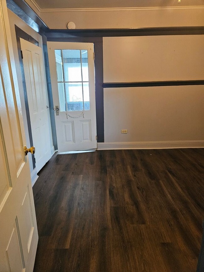 Building Photo - 153 N Stewart St