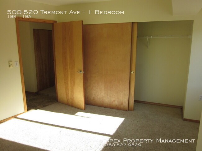 Building Photo - NORTH BELLINGHAM - Creekside Villas