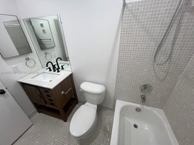 Building Photo - 9743 W McNab Rd