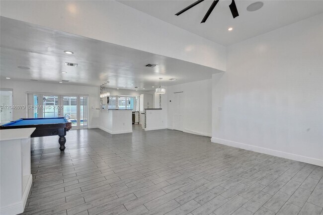 Building Photo - 9240 SW 54th St
