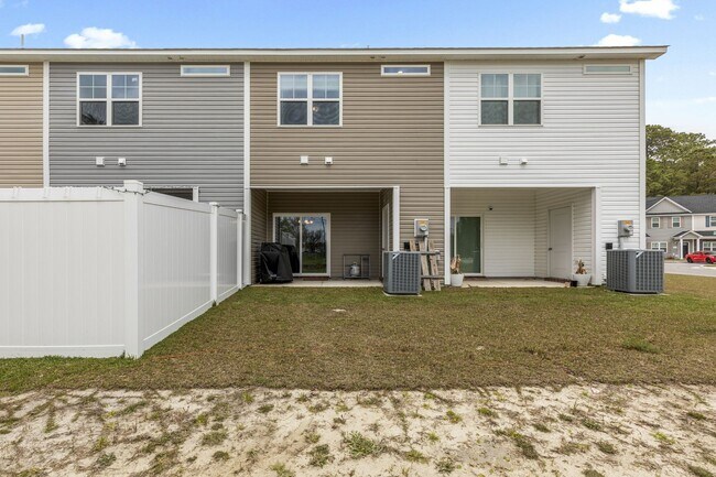Building Photo - Marshall Farms Beauty with Dual Suites & Open-Concept Living