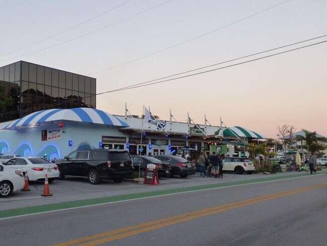 Building Photo - 2060 NE 1st St