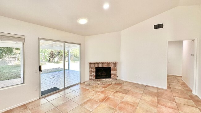 Building Photo - Beautiful Updating throughout Home!  Kitch...
